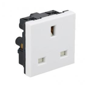 Legrand Arteor White Multistandard Socket, 4 M, 5737 79